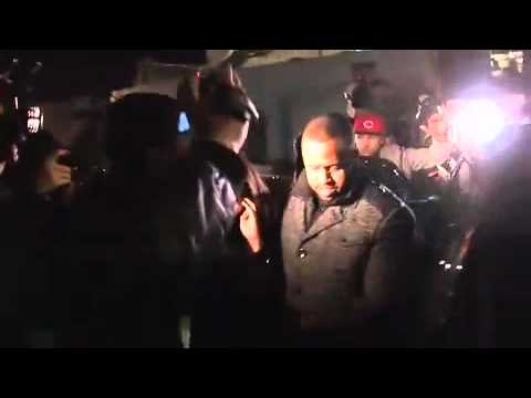 Justin Bieber Reaction to Papparazi on His 17th Birthday and Drivers Over A Guys Foot